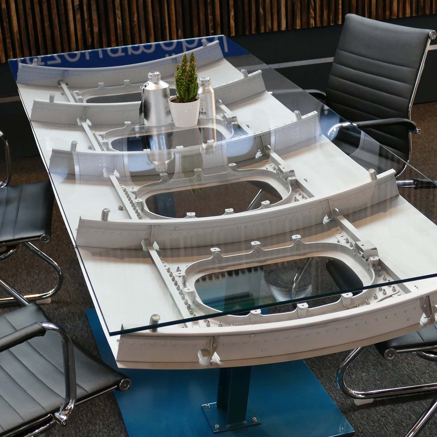 Konferenztisch “PAX” – 4-fach Fenstersegment