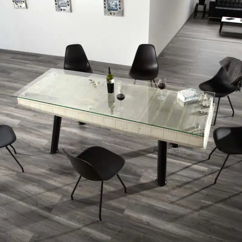 Konferenztisch “SUTTER” – Bugfahrwerk-Klappe Boeing 747