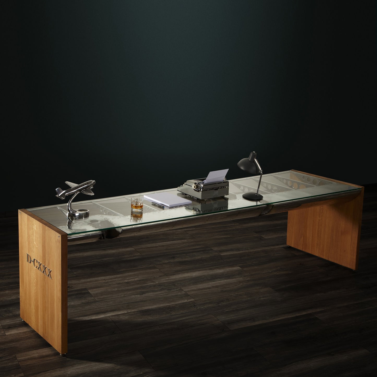 Bürotisch DC-3 ''SKYTRAIN'' 3 D-CXXX